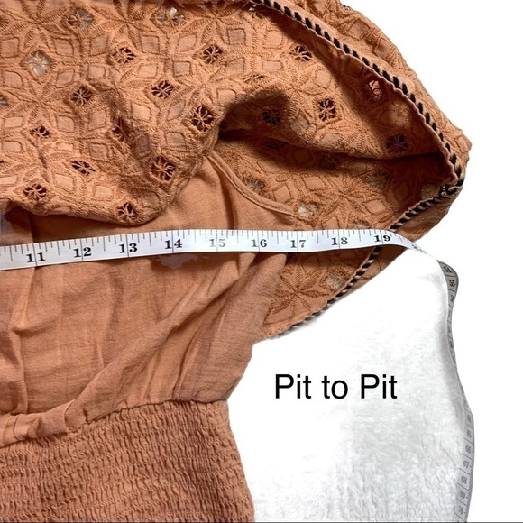 American Eagle Outfitters Cropped Eyelet Blouse Size Small - Picture 13 of 15